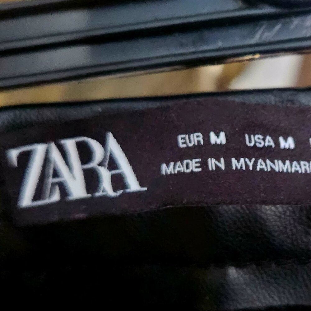 B22 Zara faux leather pants Sz M with front crease - Picture 2 of 4